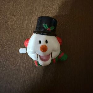 Russ Berrie Yuletide Yakkers Wind Up Snowman Christmas Holiday Vintage Pin